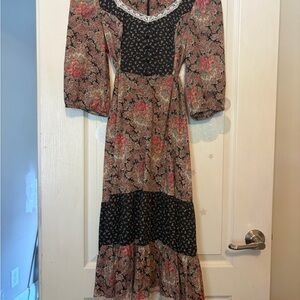 Vintage 1970’s handmade floral cottage core dress with lace trimming m, size S/M